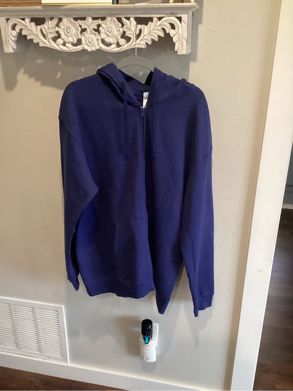 EUC - Wonder Woman - Basic Zip-Up Hoodie in Deep Navy - Sz 2x!
